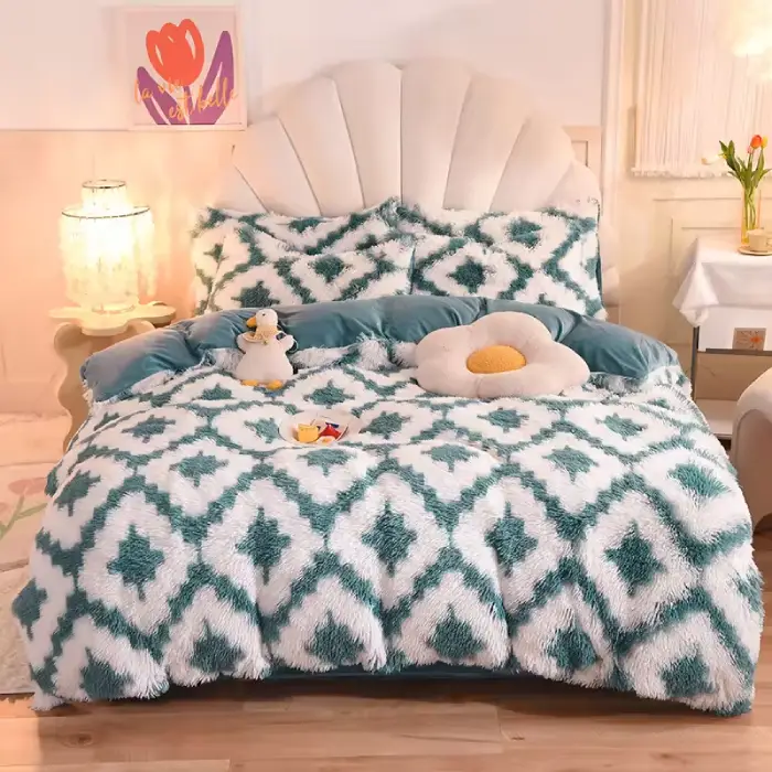 Luxury Ultra Soft King Size Colorful Fluffy Velvet Four Pieces Bedding Set