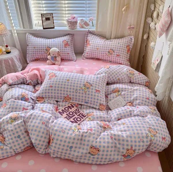 Four Piece Bedding Set